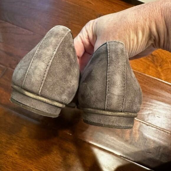 KMB Women’s Suede Pointed Toe Flats Feather Pom Accent Size 38 Made in Spain - Picture 7 of 9